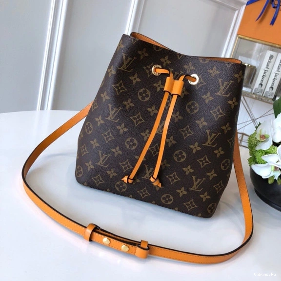 NÉONOÉ LOUIS VUITTON 0423